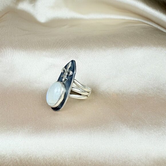 Handmade Oval Rainbow Moonstone Silver Ring Fleur-de-Lis Design Jewelry Size 6.5 - Picture 2 of 5
